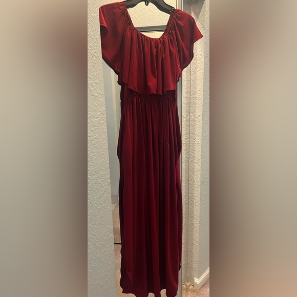 Off the shoulder dress with pockets.  Pretty side split.  Worn once. Cranberry. - Picture 3 of 3